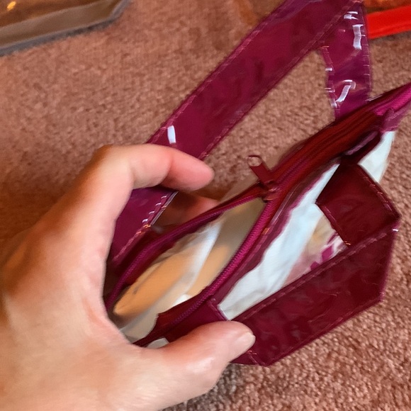 Kiwi Saint Tropez Toiletry/Make Up Pouches with Handles - Picture 6 of 9